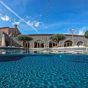 Casa rural Etna Quota Mille Boutique Hotel, Typical Sicilian Food & Wine
